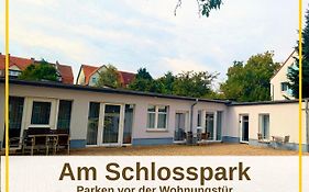 Fewo Urban Gotha-Apartment Friedenstein- Am Schlosspark- Parken An Der Der Tuer- Barrierefrei, 900 Meter Zum Bahnhof - Wallbox